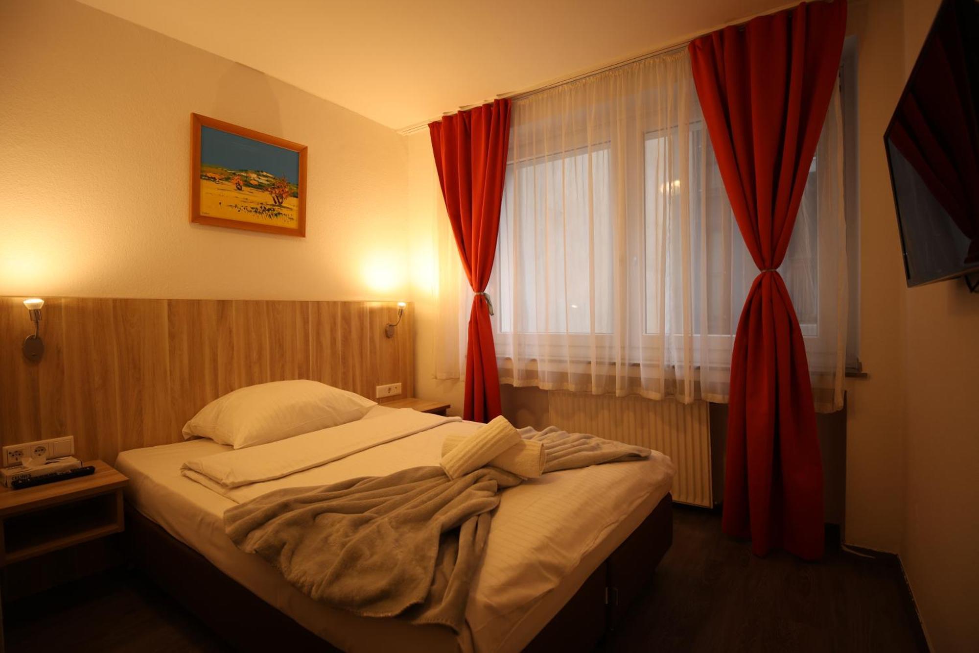 Hotel Paris, Dusseldorf